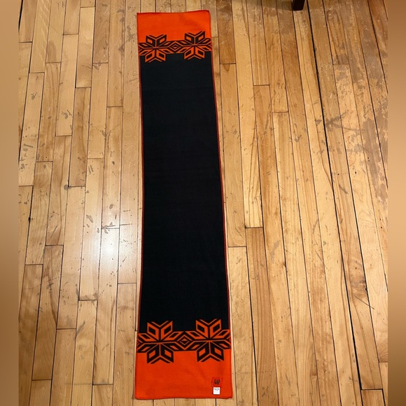 GAP Scarf - Picture 3 of 8